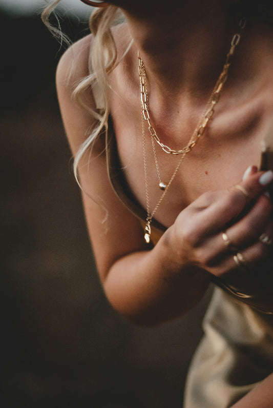 Bijoux de rentrée : 4 indispensables mode pour briller dès septembre