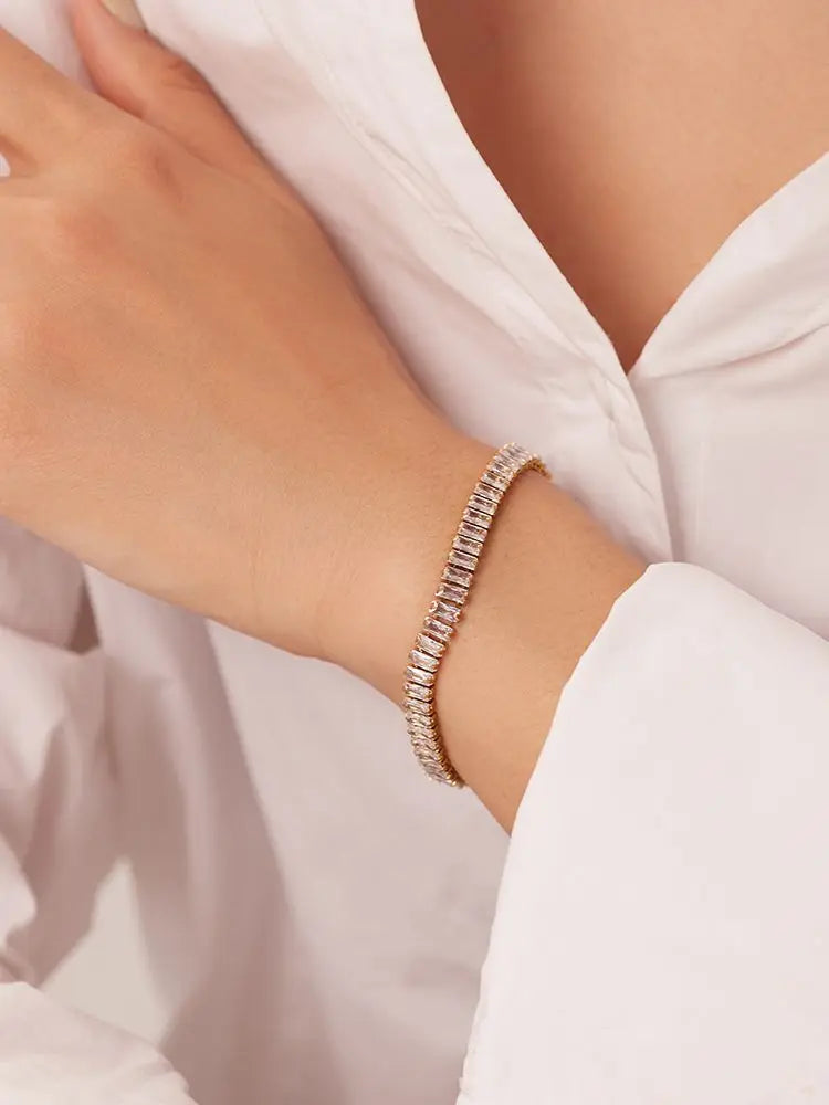 Bracelet femme doré en acier inoxydable – Zircone cubique, plaqué or PVD 18K, étanche et hypoallergénique