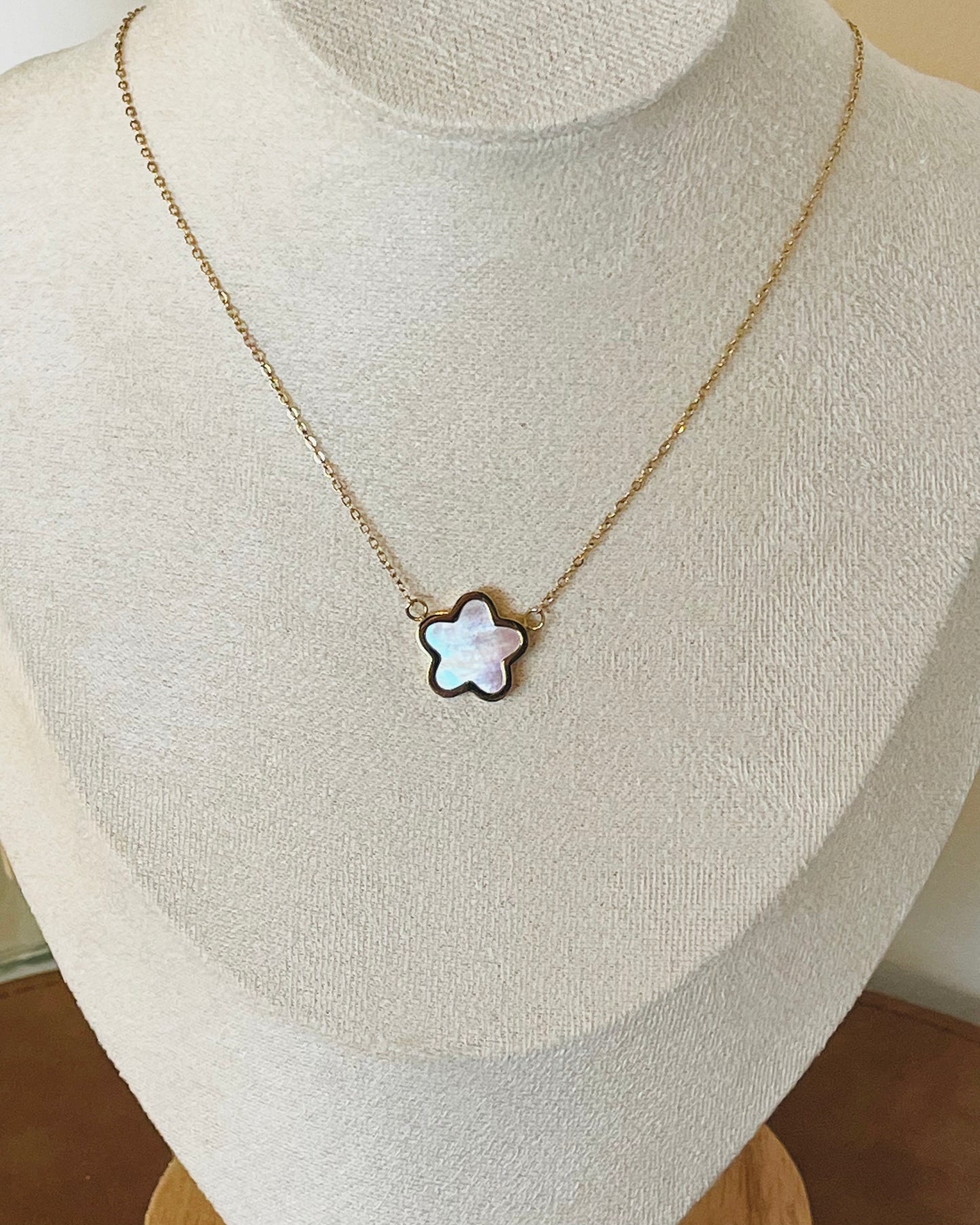 Collier Olivia