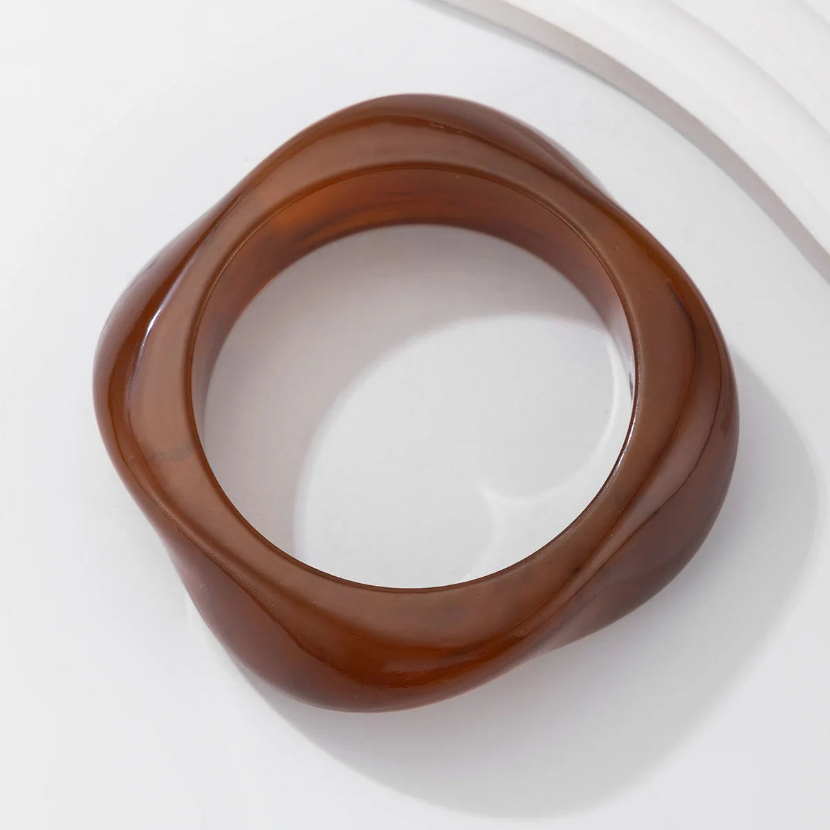 Manschettenarmband aus Harz – Vintage-Stil, unregelmäßige Formen