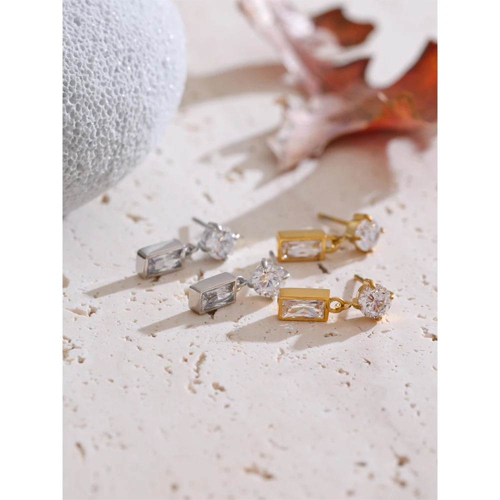 Boucles d’Oreilles Rectangulaires – Acier Inoxydable Plaqué Or 18K & Zircone