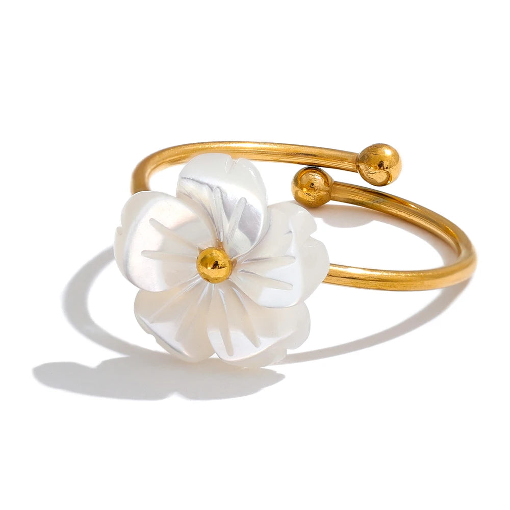 Bague réglable fleur en coquille naturelle et acier inoxydable doré – Bijou délicat