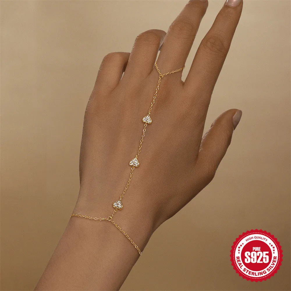 Bracelet Chaîne de Main Chic – L’Élégance au Bout des Doigts