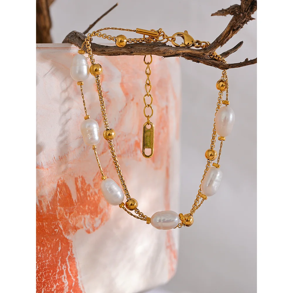 Doppeltes Ketten- und Perlenarmband – Sommerliche Eleganz