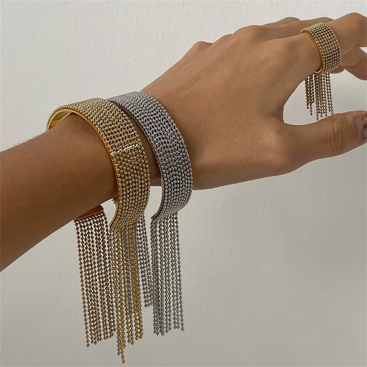 Quastenarmband und Ring – 18 Karat vergoldeter Edelstahl