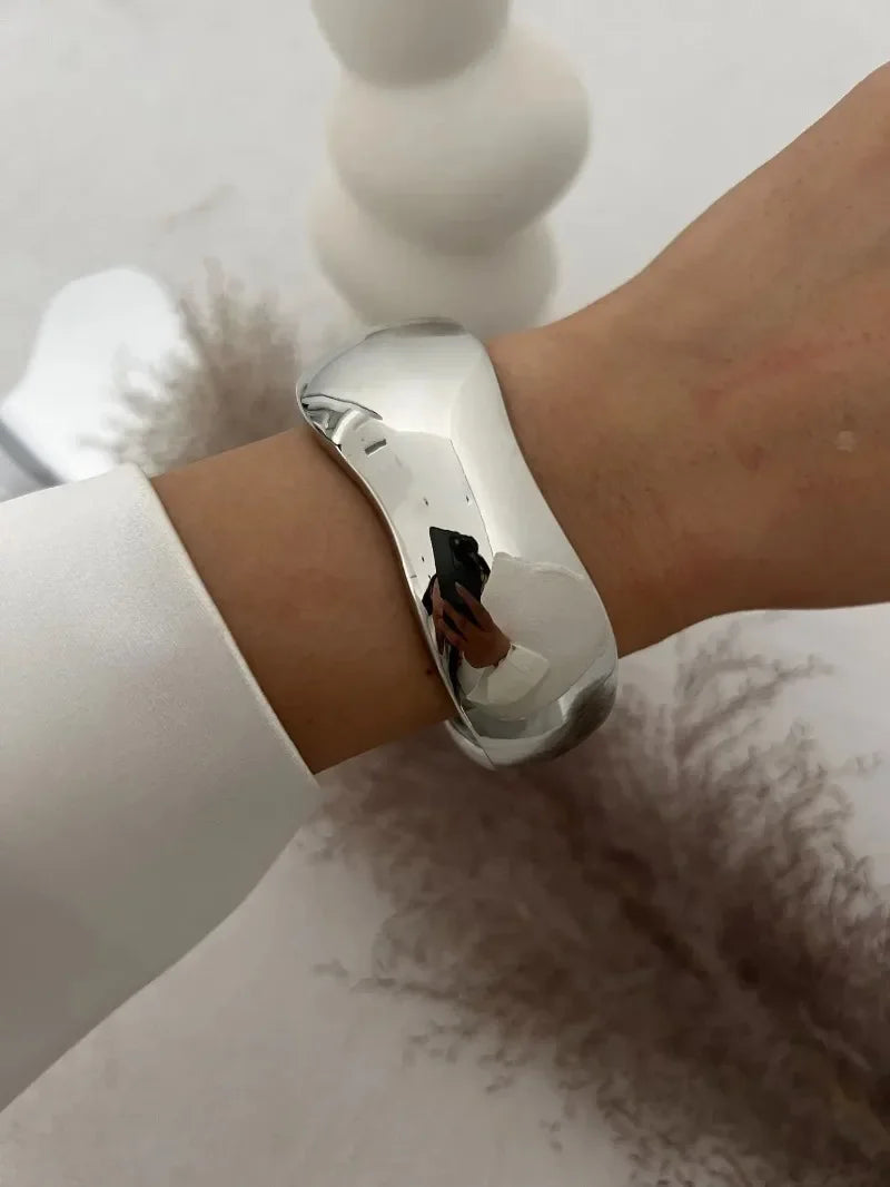 Breites Armreif-Armband – Gold- oder Silbermetall-Finish