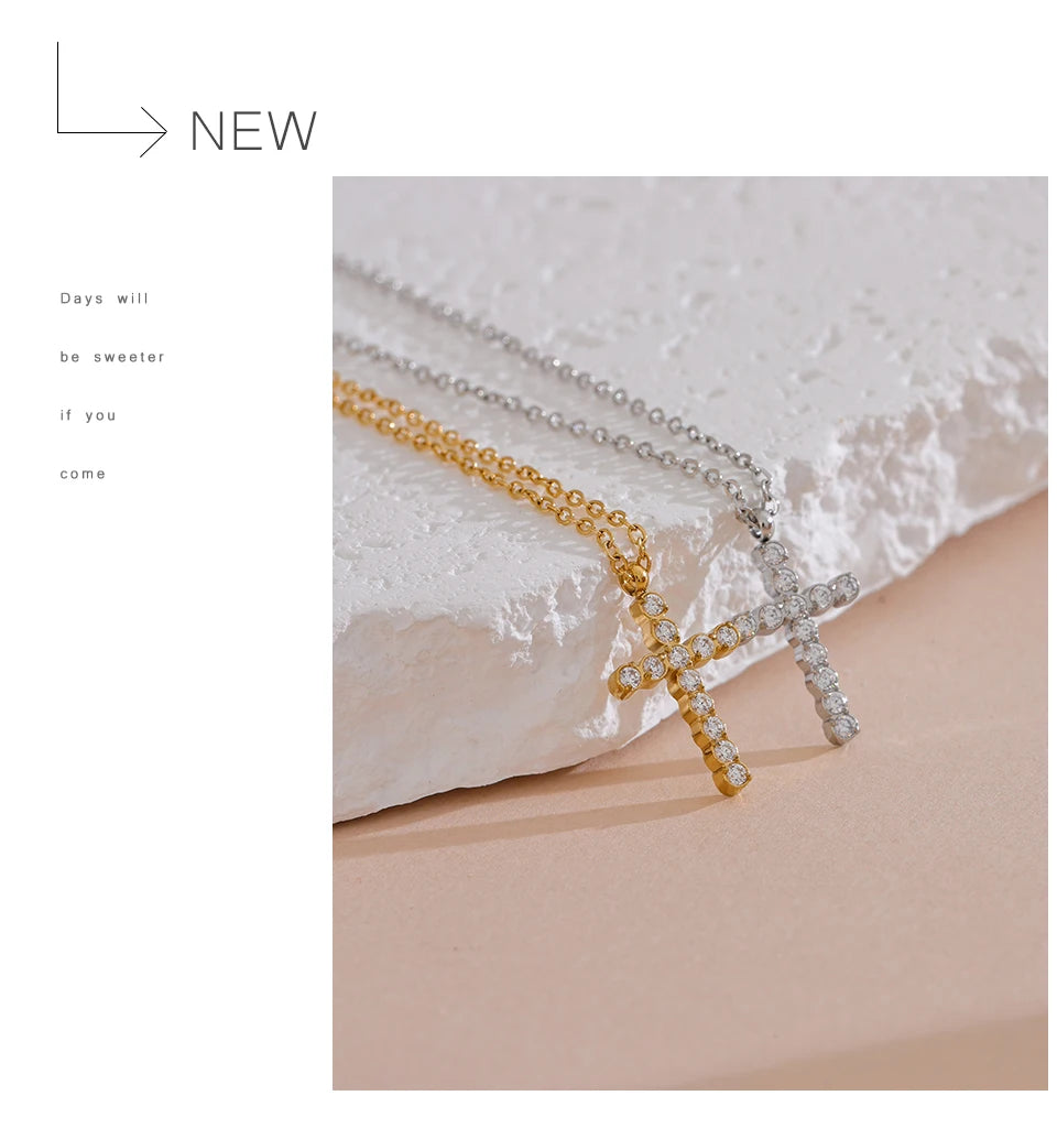 Zirkonia-Kreuz-Halskette – Brillante Eleganz