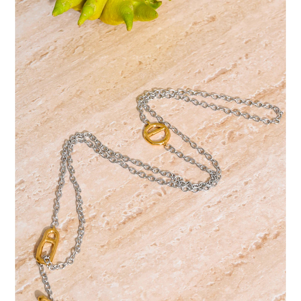 Collier chaîne dorée longue – fermoir bascule élégant