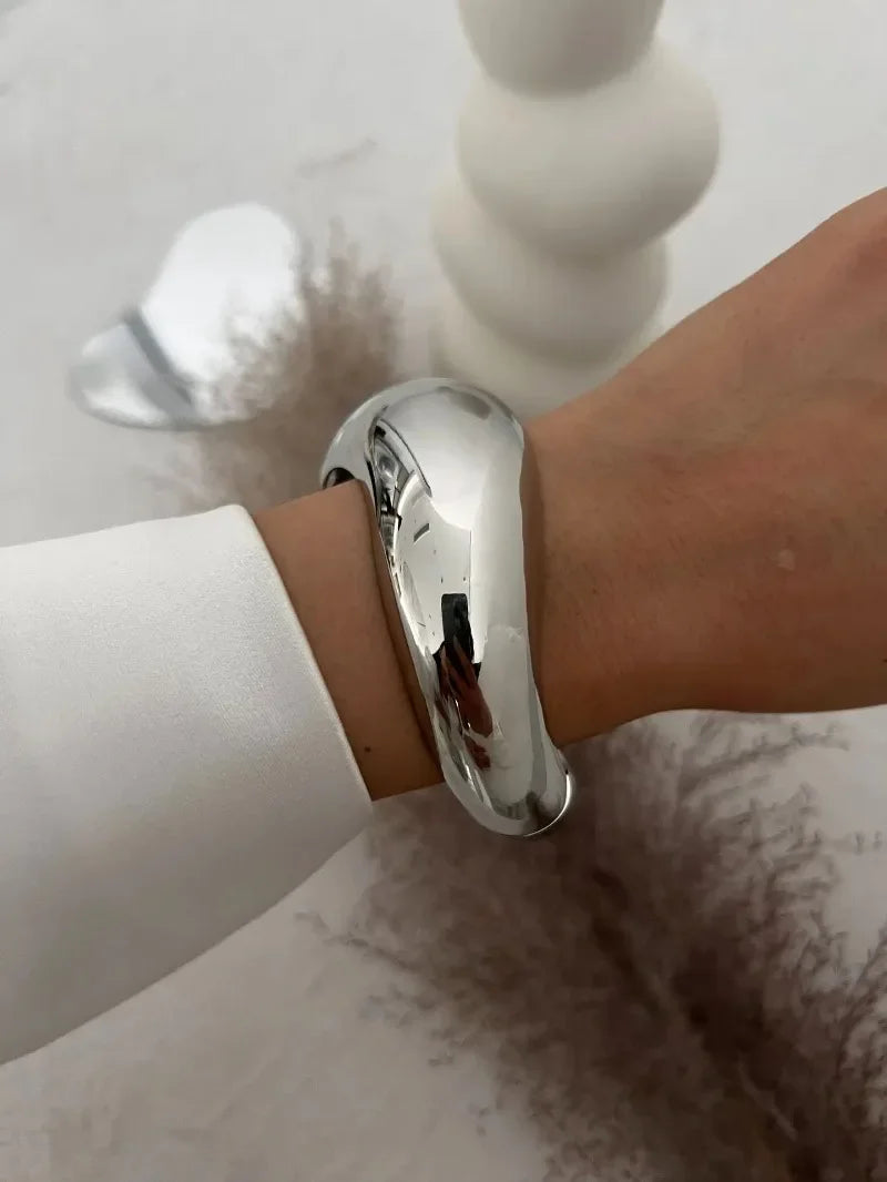 Breites Armreif-Armband – Gold- oder Silbermetall-Finish