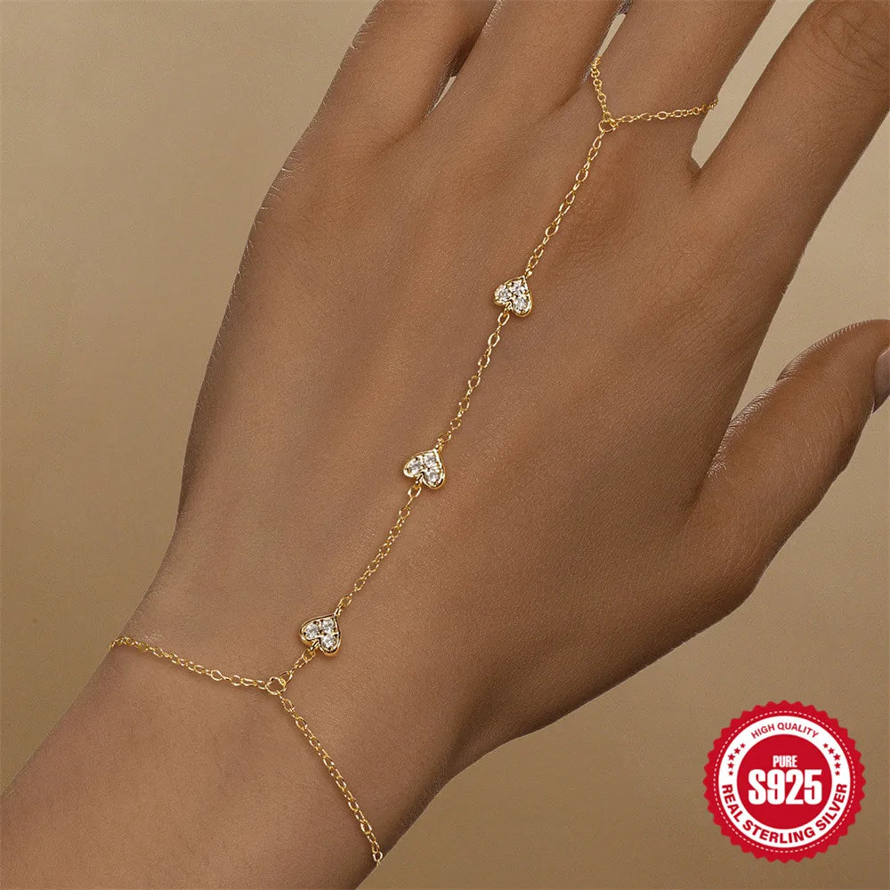 Bracelet Chaîne de Main Chic – L’Élégance au Bout des Doigts