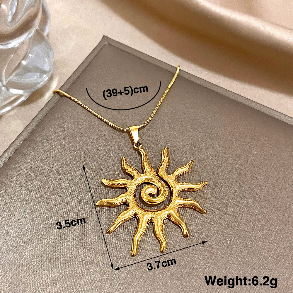 Halskette mit Sonnenanhänger – Edelstahl in Gold oder Silber, Vintage-Stil