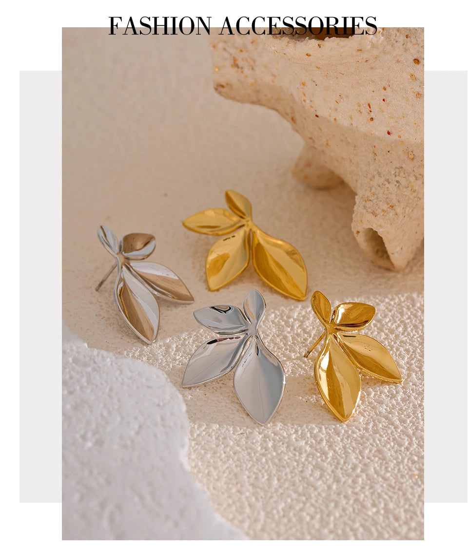 Boucles d’oreilles feuillage – Acier inoxydable doré, design sculpté