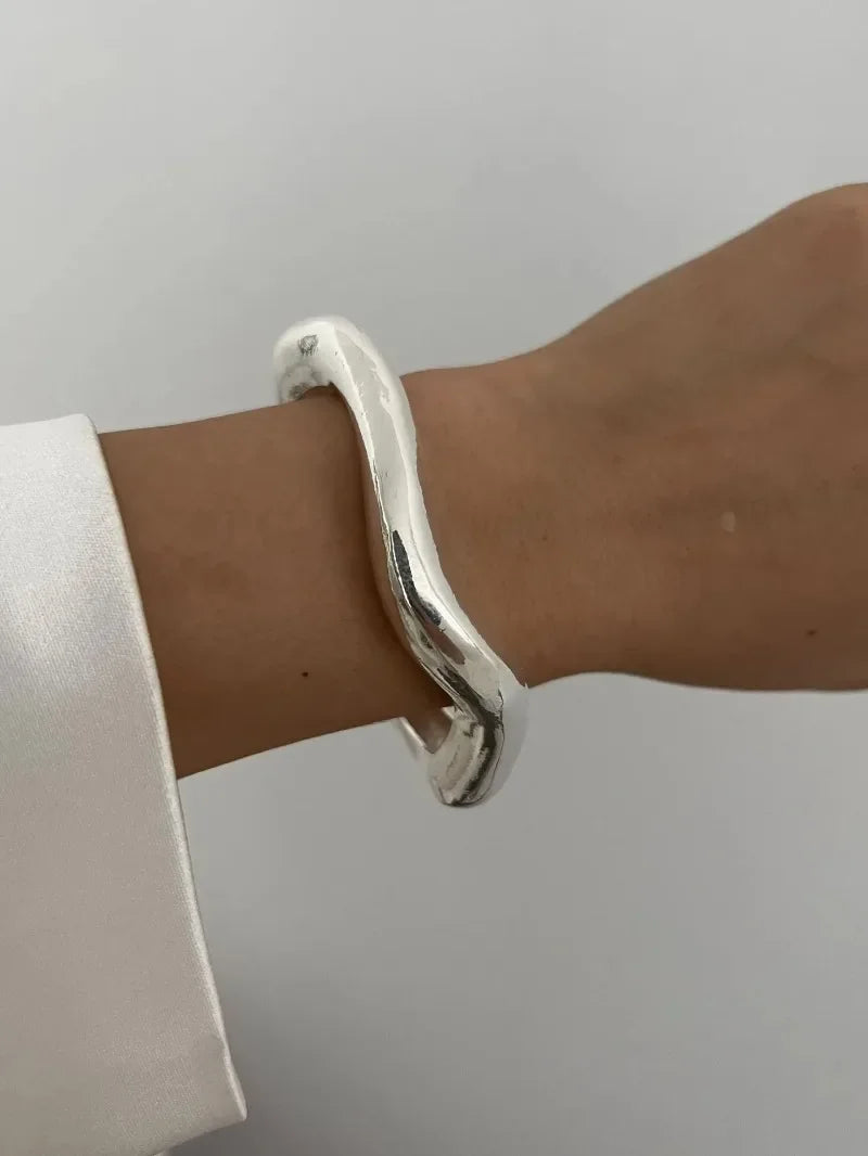 Breites Armreif-Armband – Gold- oder Silbermetall-Finish