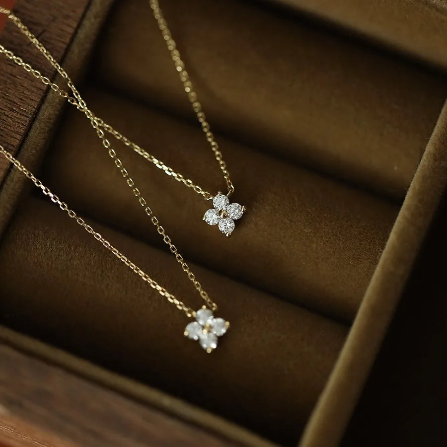 Collier ou Bracelet Pendentif Pétale en Argent 925 – Délicatesse & Éclat