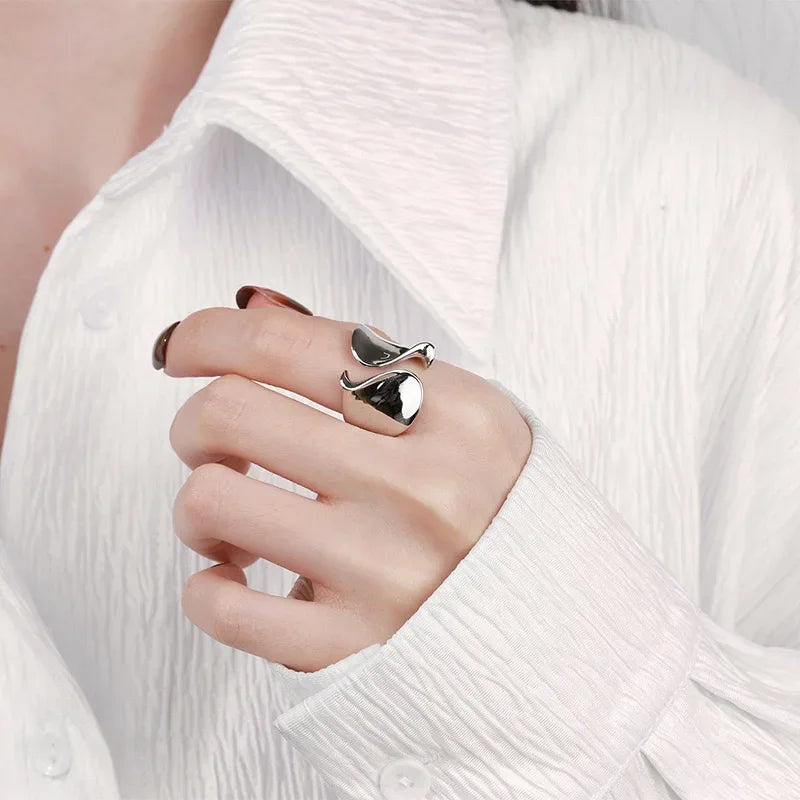 Minimalistischer breiter Ring aus 925er Silber – Modernes & elegantes Design