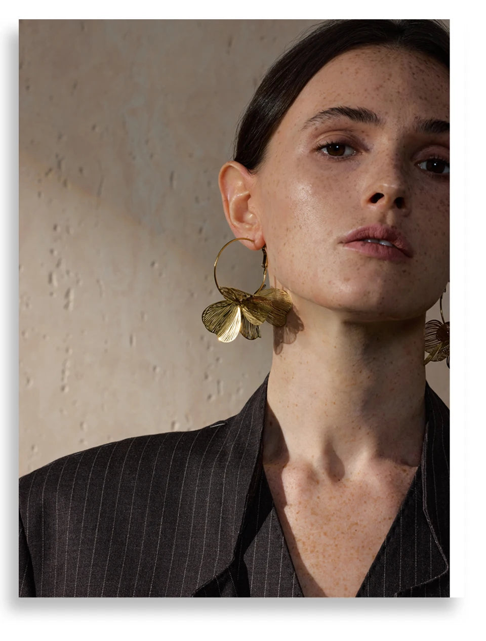 Boucles d’oreilles fleur dorée – Design exclusif, acier inoxydable