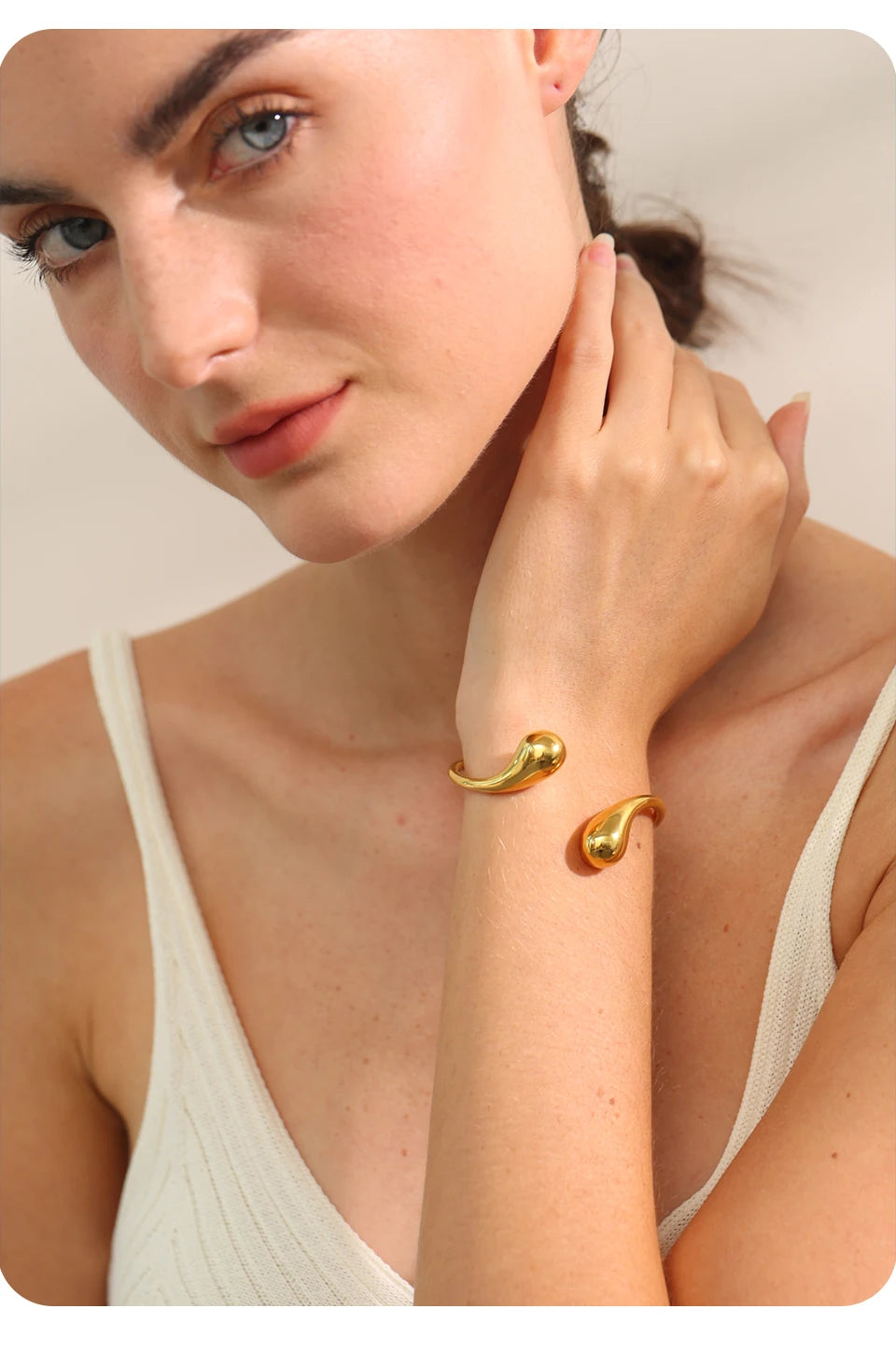 Gedrehtes Manschettenarmband – 316L Edelstahl, offenes Design