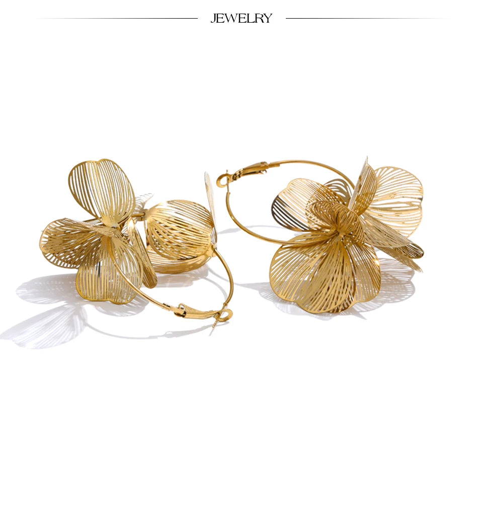 Boucles d’oreilles fleur dorée – Design exclusif, acier inoxydable