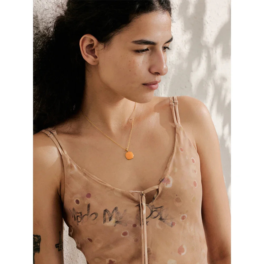 Collier pendentif carré coloré en acier inoxydable