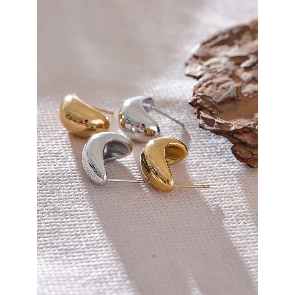 Boucles géométriques lisses – doré structuré