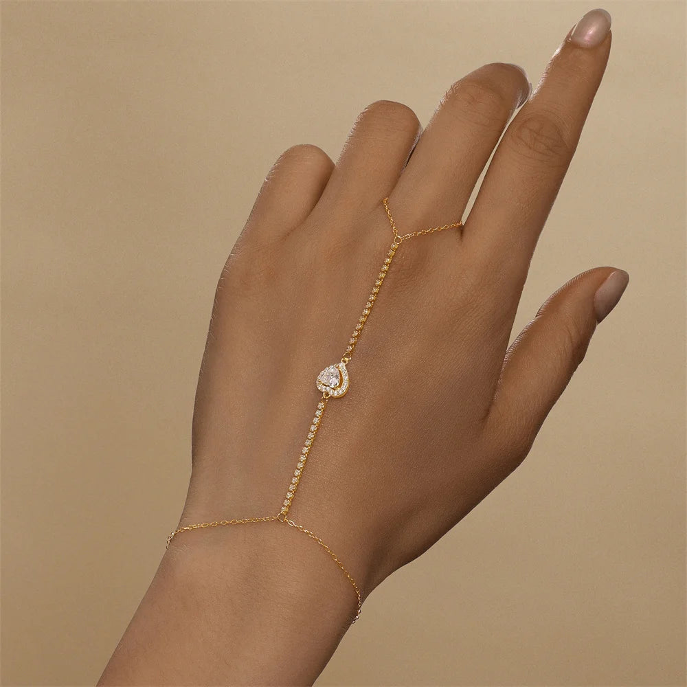 Bracelet Chaîne de Main Chic – L’Élégance au Bout des Doigts
