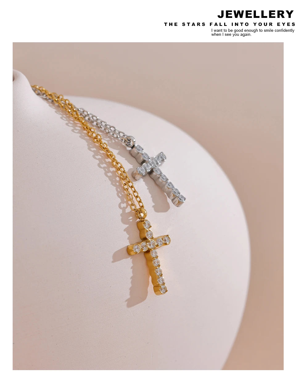 Zirkonia-Kreuz-Halskette – Brillante Eleganz