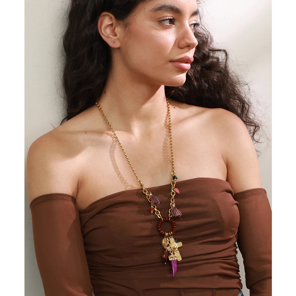 Collier long résine et pampilles en acier inoxydable