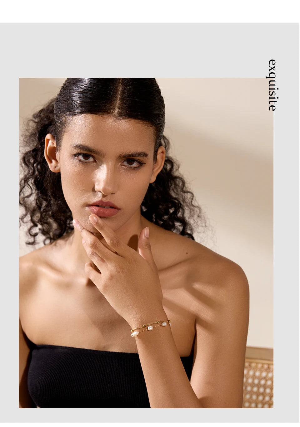 Doppeltes Ketten- und Perlenarmband – Sommerliche Eleganz
