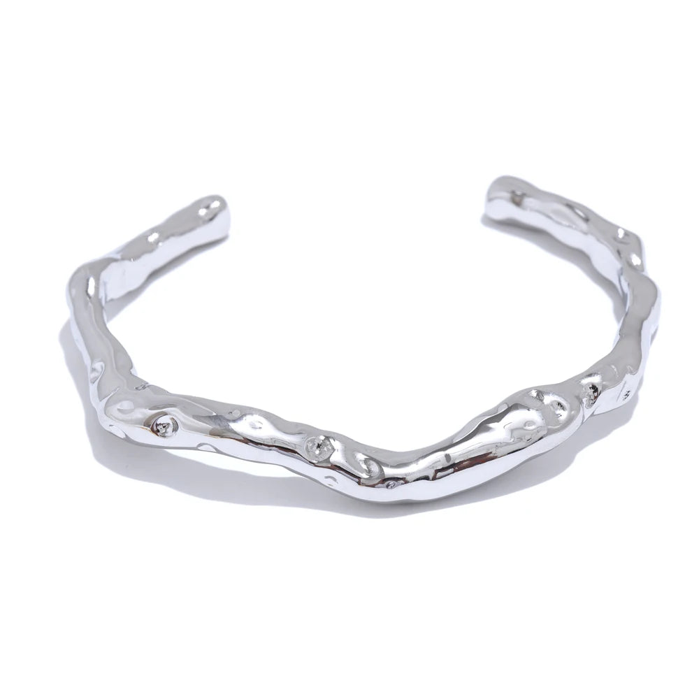 Gehämmertes Manschettenarmband – Rohes & modernes Design