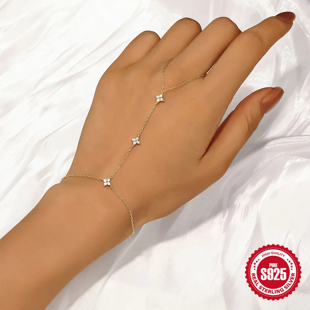 Bracelet Chaîne de Main Chic – L’Élégance au Bout des Doigts