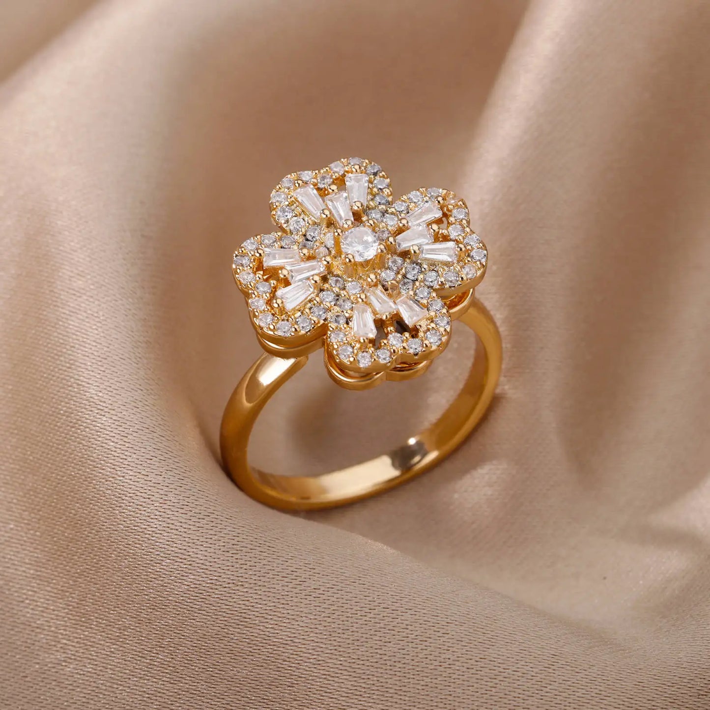 Bague femme trèfle doré en acier inoxydable – Anneau anti-stress spinner avec zircone, plaqué or 18K