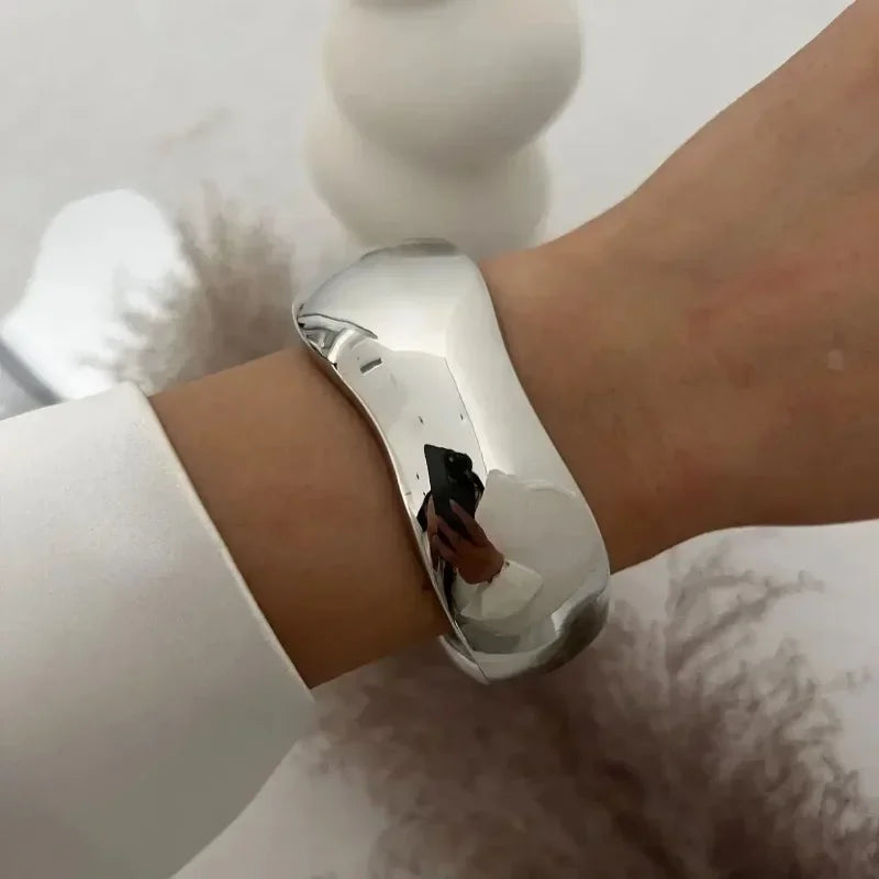 Breites Armreif-Armband – Gold- oder Silbermetall-Finish