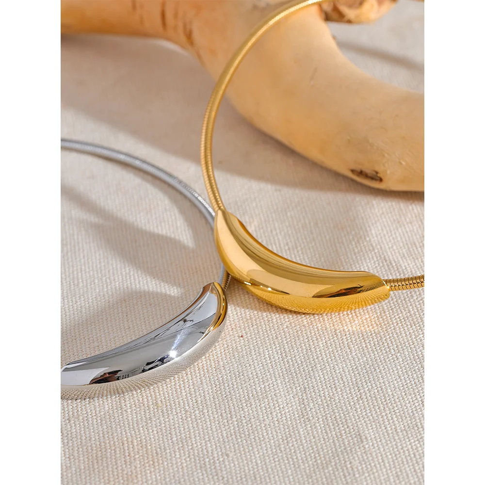 Collier Ras du Cou Tendance Plaqué Or 18K – Minimaliste et Stylé