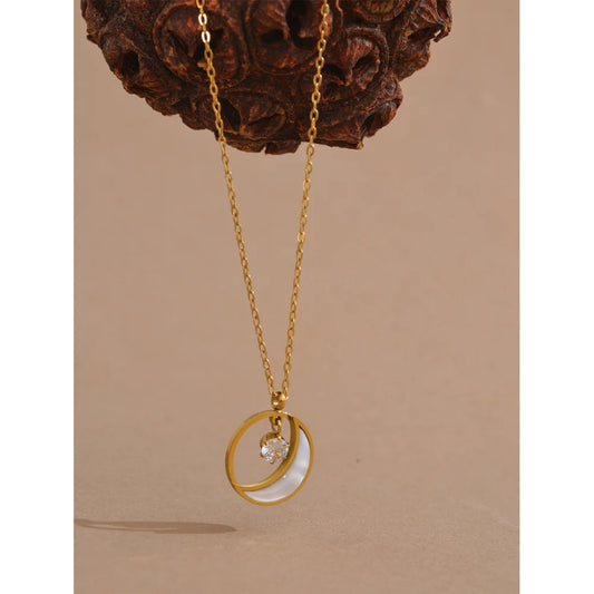 Collier pendentif lune & nacre – charme délicat