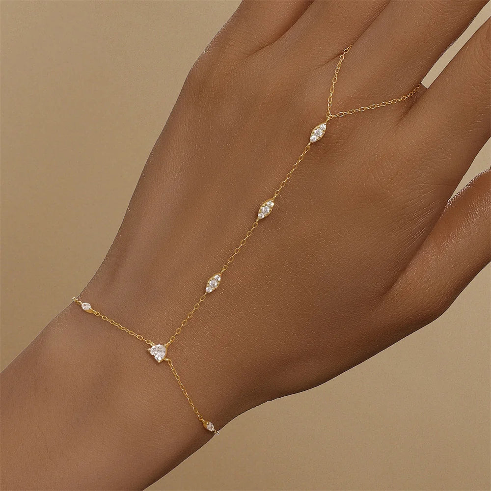 Bracelet Chaîne de Main Chic – L’Élégance au Bout des Doigts