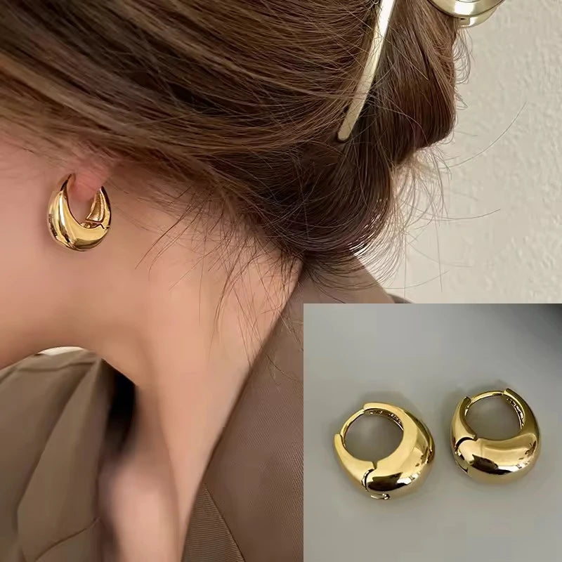 Boucles d’oreilles asymétriques étoile & lune en argent 925 Créoles plaqué or CZ tendance