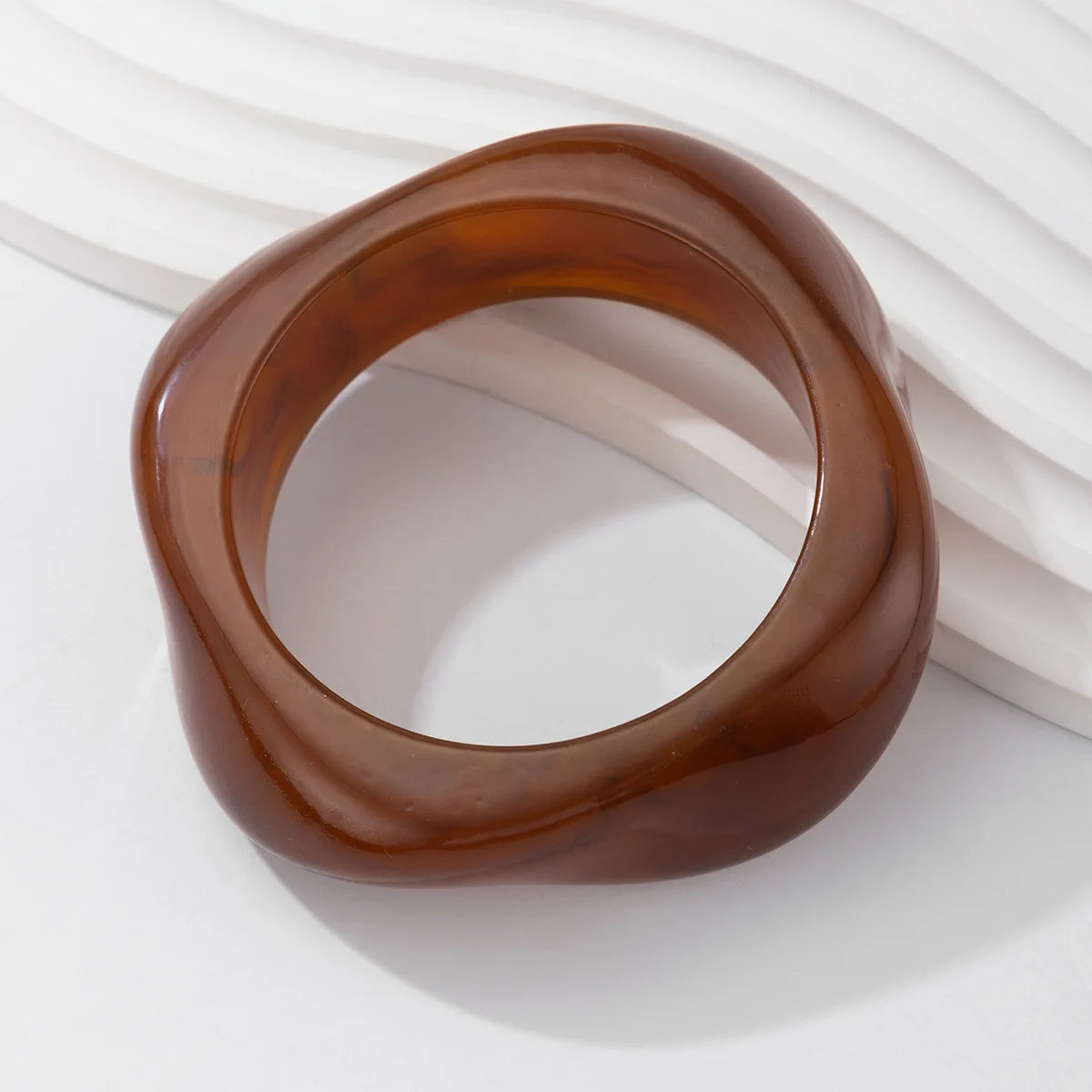 Manschettenarmband aus Harz – Vintage-Stil, unregelmäßige Formen