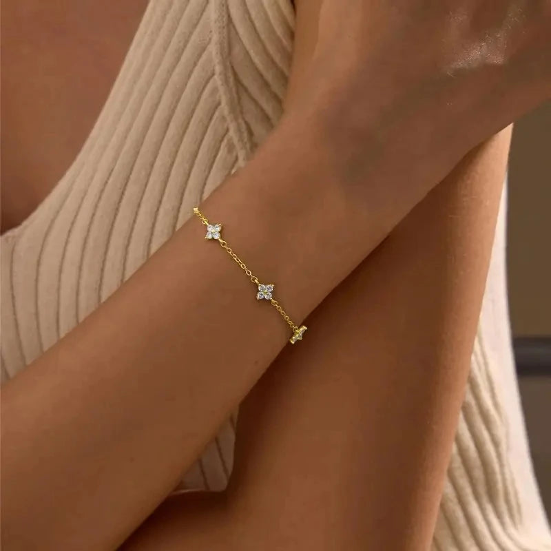 Collier ou Bracelet Pendentif Pétale en Argent 925 – Délicatesse & Éclat