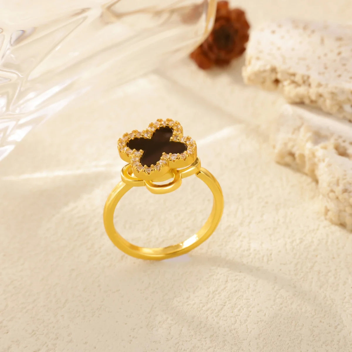 Bague femme trèfle doré en acier inoxydable – Anneau anti-stress spinner avec zircone, plaqué or 18K
