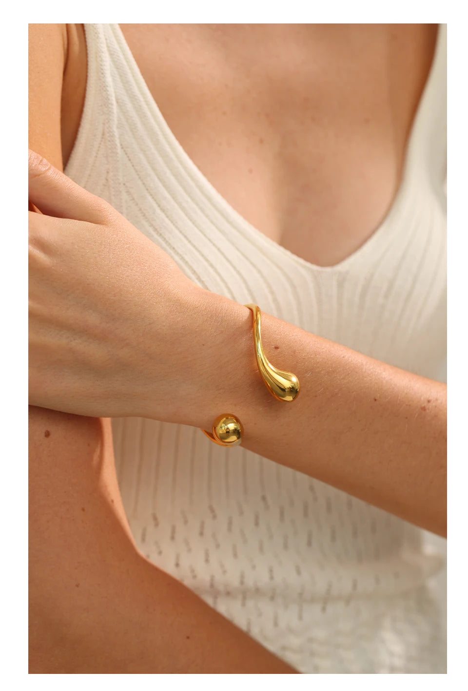 Gedrehtes Manschettenarmband – 316L Edelstahl, offenes Design