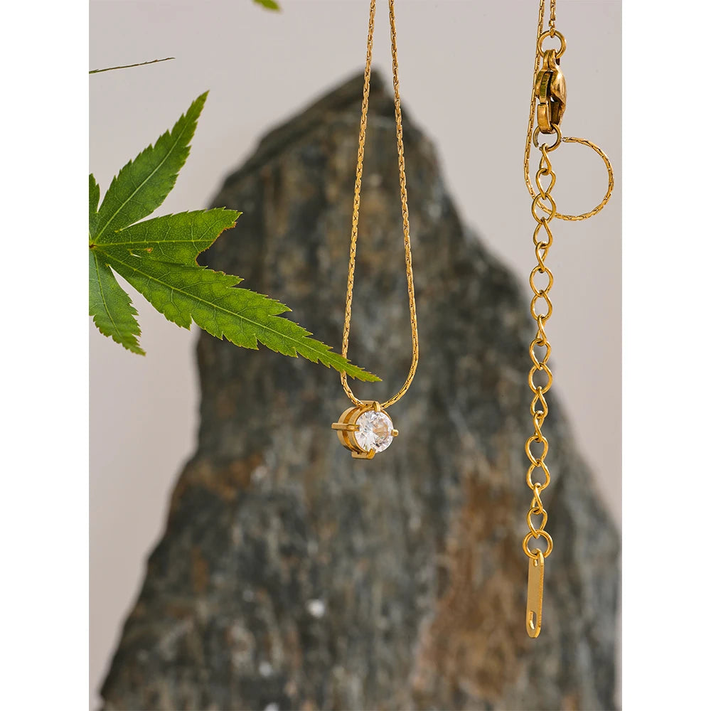 Collier pendentif zircon brillant en acier inoxydable – Bijou femme chic et étanche, plaqué or PVD 18K