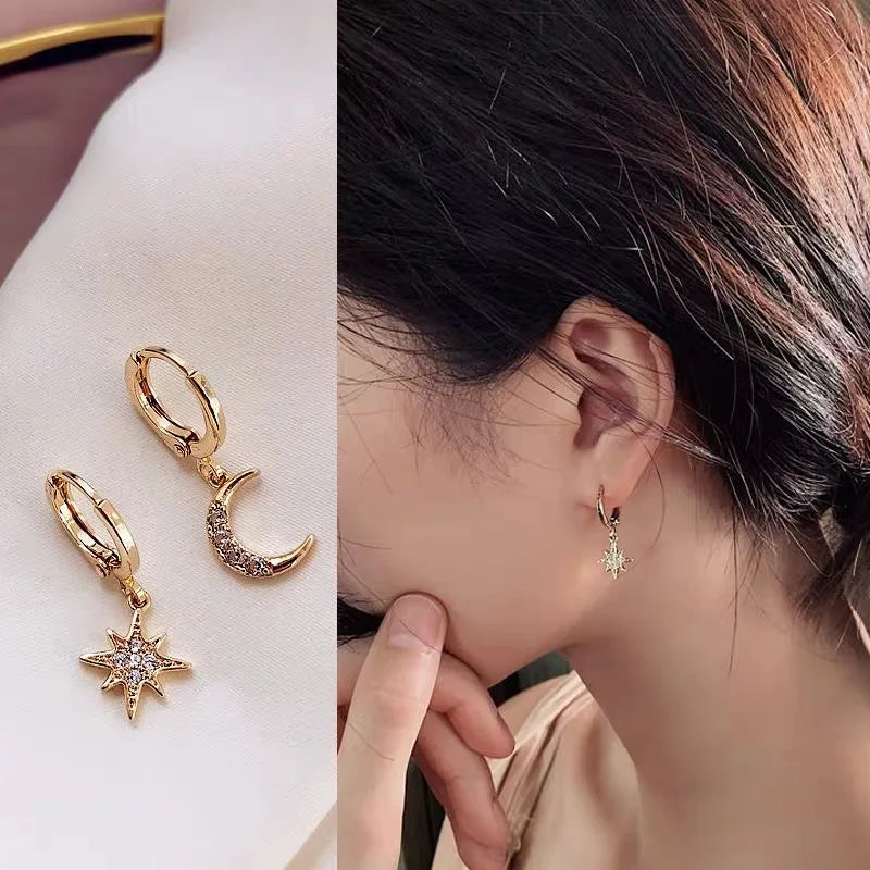 Boucles d’oreilles asymétriques étoile & lune en argent 925  Créoles plaqué or CZ tendance