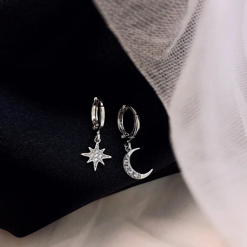 Boucles d’oreilles asymétriques étoile & lune en argent 925  Créoles plaqué or CZ tendance
