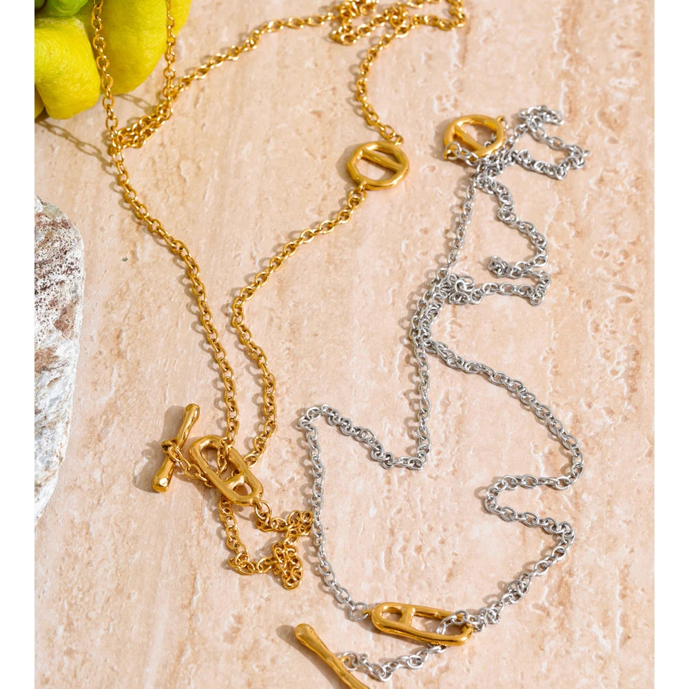 Collier chaîne dorée longue – fermoir bascule élégant