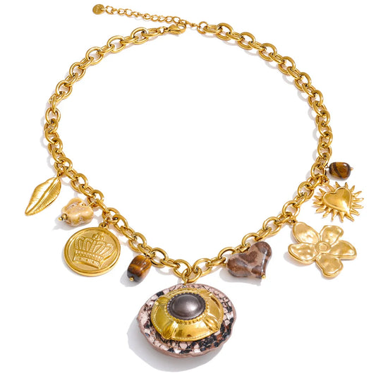 Collier doré chaîne texturée – pendentif artisanal élégant