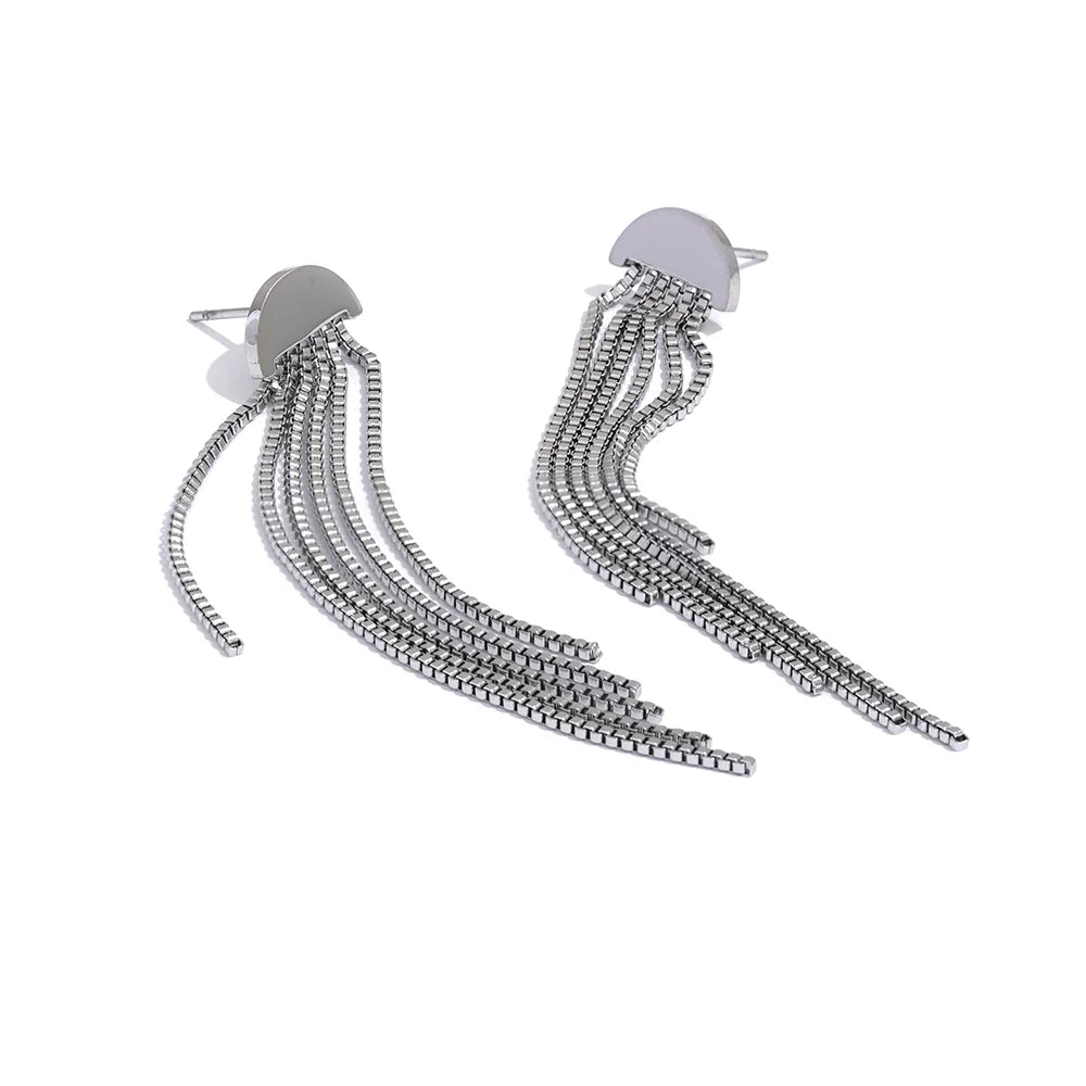 Boucles d’oreilles longues dorées avec  pampilles