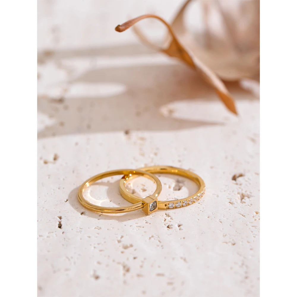 Lot de 2 bagues superposables femme en acier inoxydable doré – Zircon