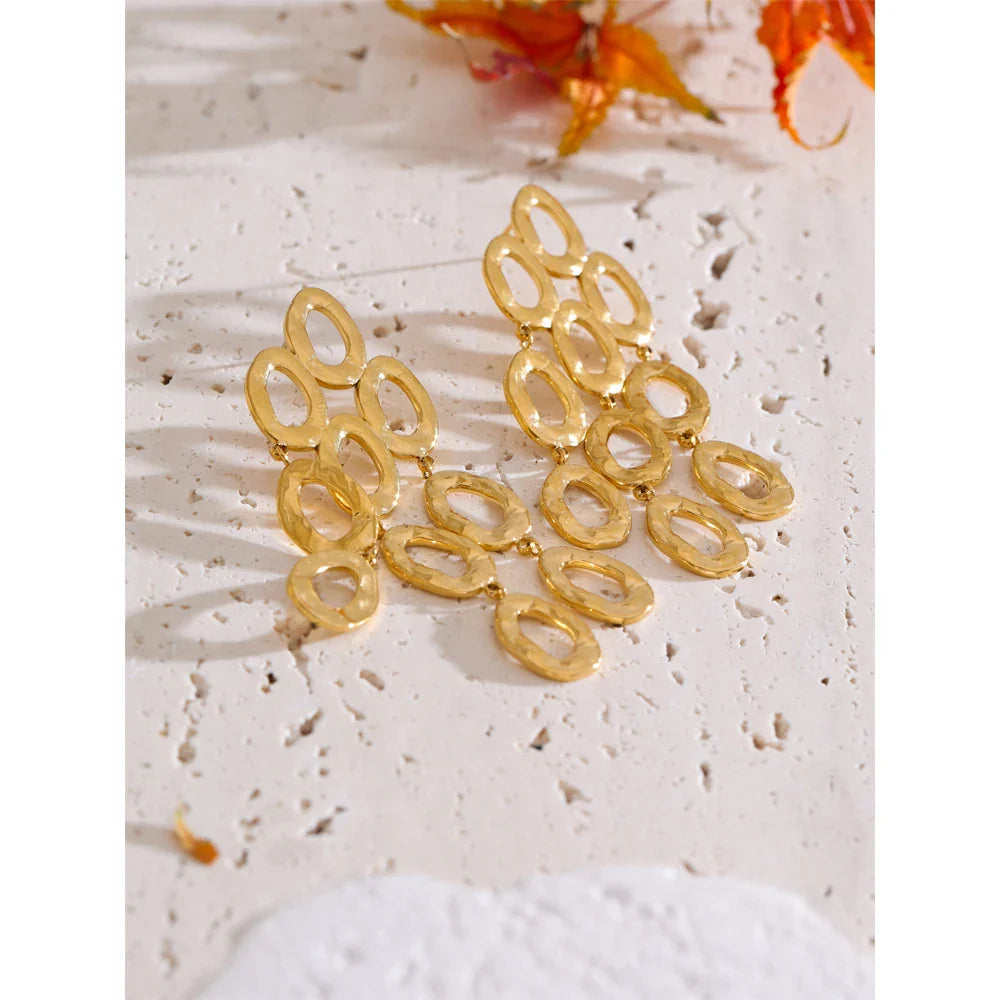 Boucles statement – pendantes dorées