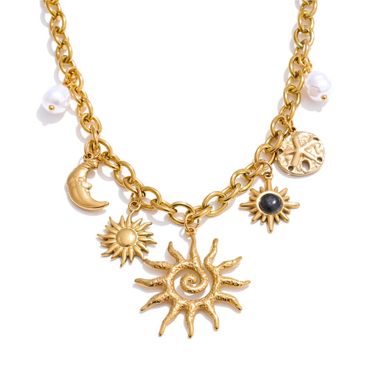 Collier à breloques Soleil & Lune – Acier inoxydable doré, style astro chic