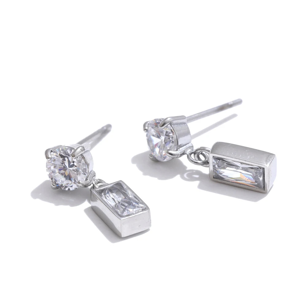 Boucles d’Oreilles Rectangulaires – Acier Inoxydable Plaqué Or 18K & Zircone